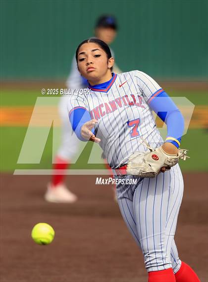 Thumbnail 1 in Grand Saline vs Duncanville photogallery.