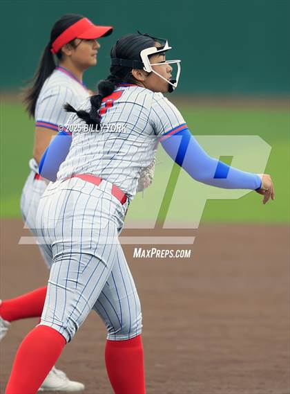 Thumbnail 1 in Grand Saline vs Duncanville photogallery.