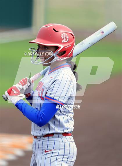 Thumbnail 3 in Grand Saline vs Duncanville photogallery.