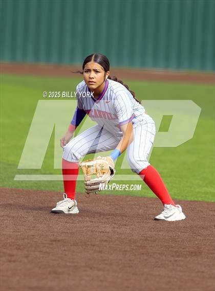 Thumbnail 2 in Grand Saline vs Duncanville photogallery.
