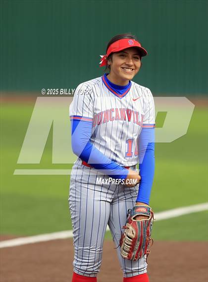 Thumbnail 3 in Grand Saline vs Duncanville photogallery.