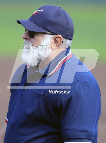 Thumbnail 1 in Grand Saline vs Duncanville photogallery.