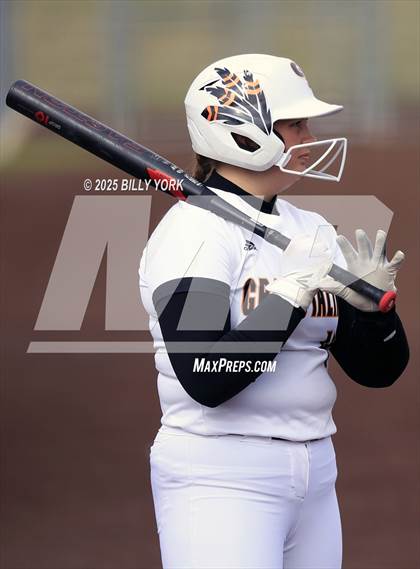 Thumbnail 3 in Grand Saline vs Duncanville photogallery.