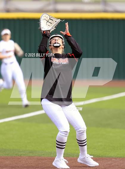 Thumbnail 2 in Grand Saline vs Duncanville photogallery.