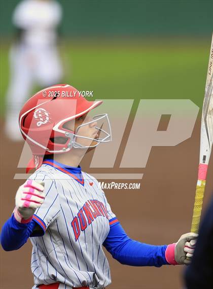 Thumbnail 2 in Grand Saline vs Duncanville photogallery.