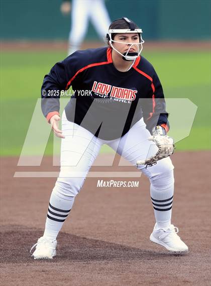 Thumbnail 2 in Grand Saline vs Duncanville photogallery.