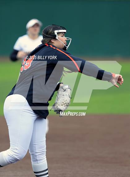 Thumbnail 1 in Grand Saline vs Duncanville photogallery.