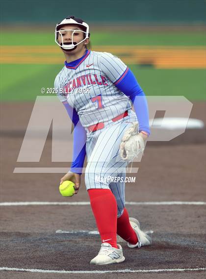 Thumbnail 3 in Grand Saline vs Duncanville photogallery.