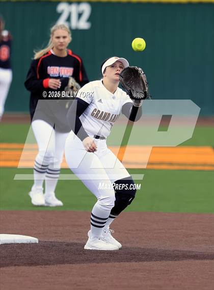 Thumbnail 2 in Grand Saline vs Duncanville photogallery.