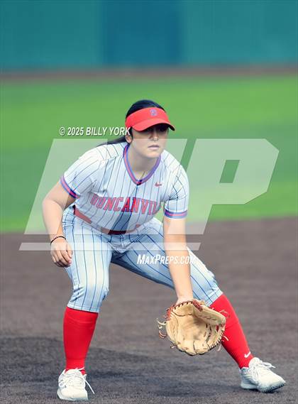 Thumbnail 1 in Grand Saline vs Duncanville photogallery.