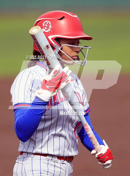 Thumbnail 1 in Grand Saline vs Duncanville photogallery.