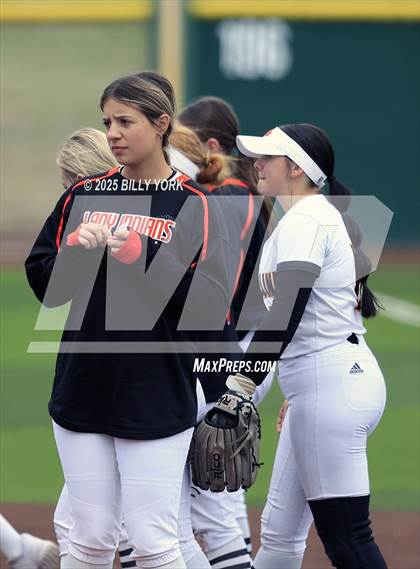 Thumbnail 2 in Grand Saline vs Duncanville photogallery.