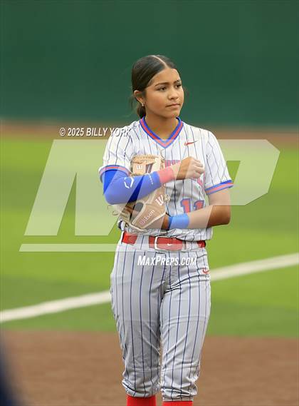 Thumbnail 1 in Grand Saline vs Duncanville photogallery.