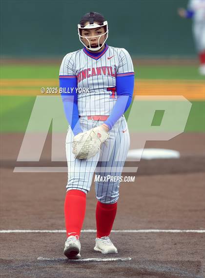 Thumbnail 2 in Grand Saline vs Duncanville photogallery.