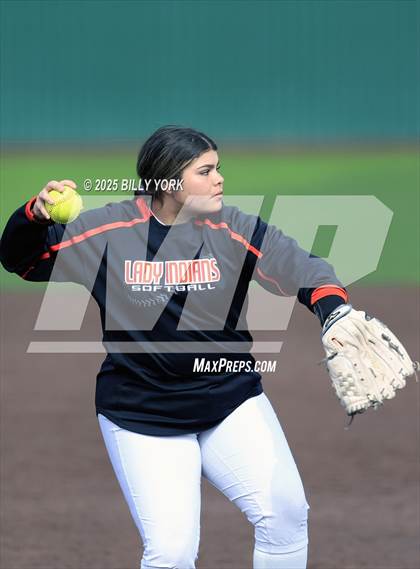 Thumbnail 1 in Grand Saline vs Duncanville photogallery.