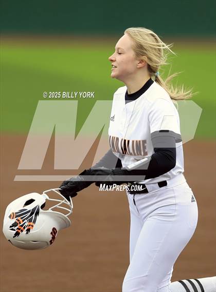 Thumbnail 2 in Grand Saline vs Duncanville photogallery.