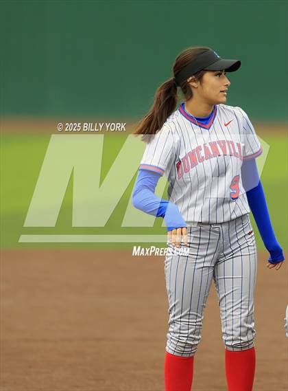 Thumbnail 3 in Grand Saline vs Duncanville photogallery.
