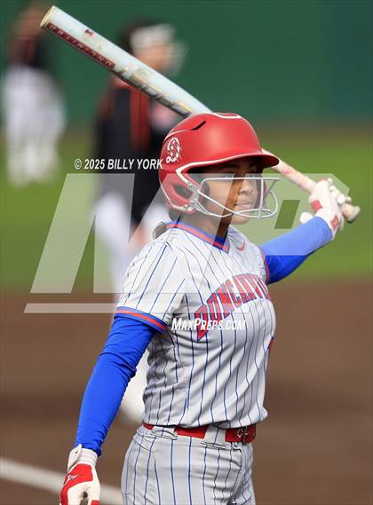 Thumbnail 2 in Grand Saline vs Duncanville photogallery.