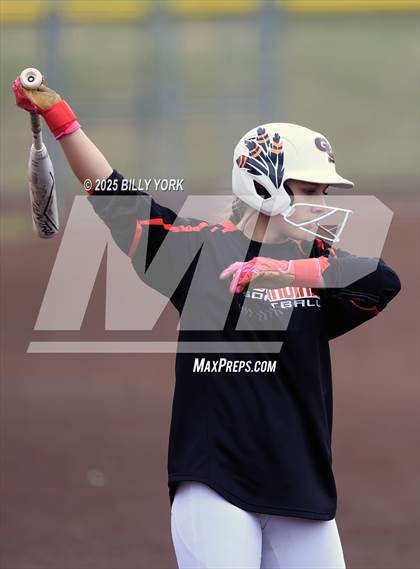 Thumbnail 1 in Grand Saline vs Duncanville photogallery.