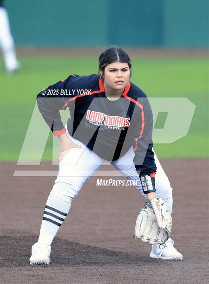 Thumbnail 3 in Grand Saline vs Duncanville photogallery.