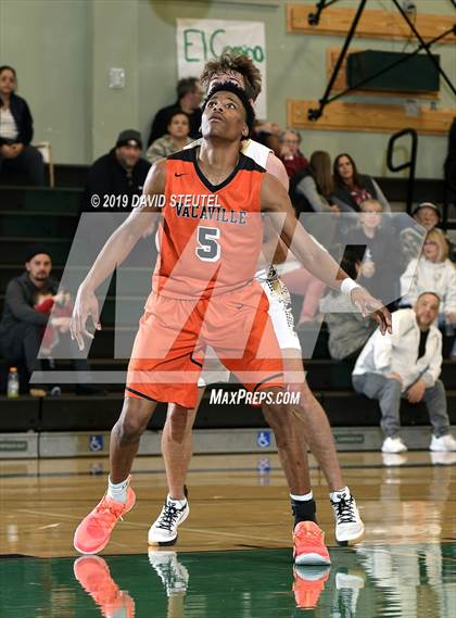 Thumbnail 2 in Vacaville vs. Pioneer (Ram Jam Winter Classic) photogallery.