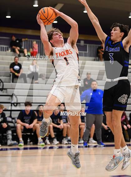 Thumbnail 2 in Ramona vs. Douglas (The Holiday Classic 2022) photogallery.