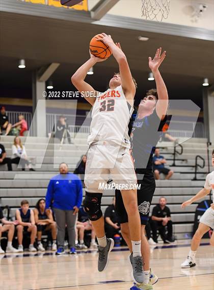 Thumbnail 1 in Ramona vs. Douglas (The Holiday Classic 2022) photogallery.