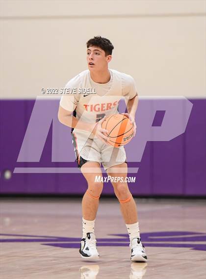 Thumbnail 3 in Ramona vs. Douglas (The Holiday Classic 2022) photogallery.