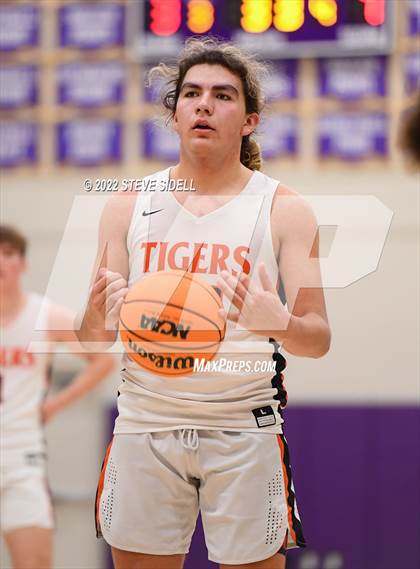 Thumbnail 3 in Ramona vs. Douglas (The Holiday Classic 2022) photogallery.