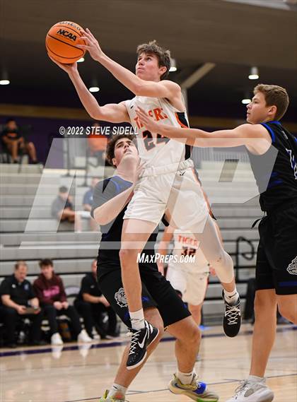 Thumbnail 3 in Ramona vs. Douglas (The Holiday Classic 2022) photogallery.