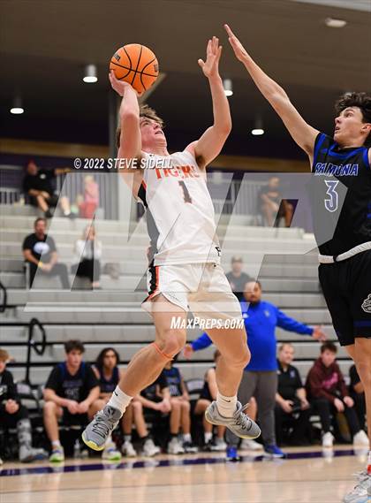 Thumbnail 3 in Ramona vs. Douglas (The Holiday Classic 2022) photogallery.