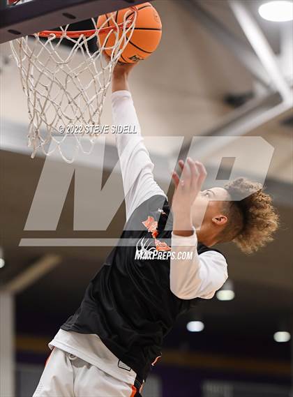 Thumbnail 3 in Ramona vs. Douglas (The Holiday Classic 2022) photogallery.