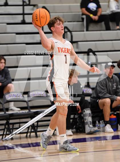 Thumbnail 1 in Ramona vs. Douglas (The Holiday Classic 2022) photogallery.