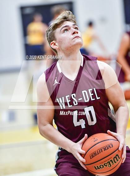 Thumbnail 2 in Shenandoah vs Wes-Del (Scrimmage) photogallery.