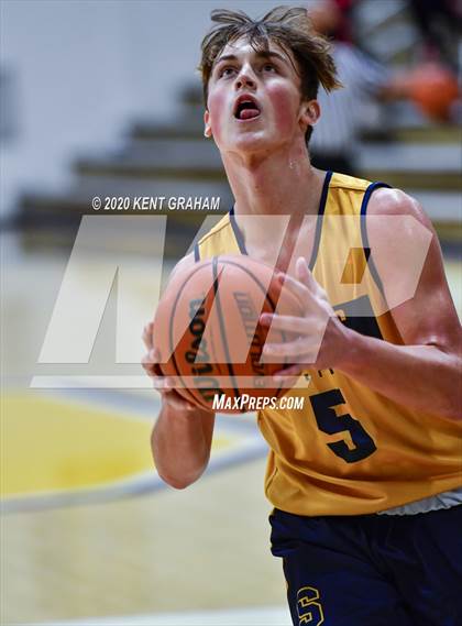 Thumbnail 1 in Shenandoah vs Wes-Del (Scrimmage) photogallery.