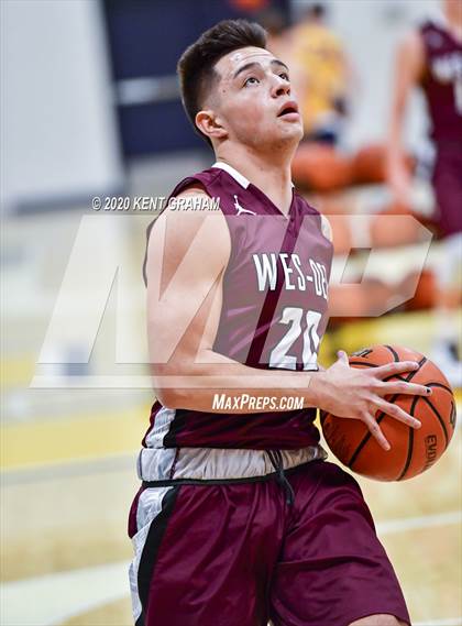 Thumbnail 2 in Shenandoah vs Wes-Del (Scrimmage) photogallery.