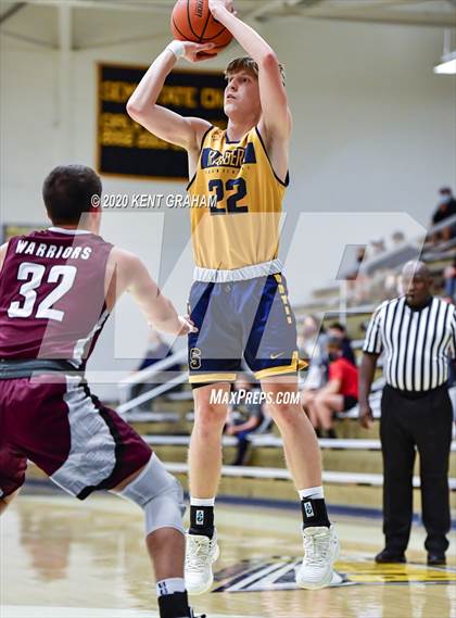 Thumbnail 1 in Shenandoah vs Wes-Del (Scrimmage) photogallery.