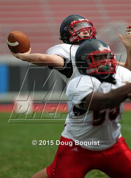 Thumbnail 2 in Lima Senior vs Marion Harding photogallery.