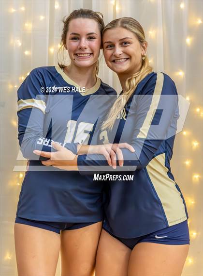Thumbnail 2 in Arlington (Senior Night) photogallery.