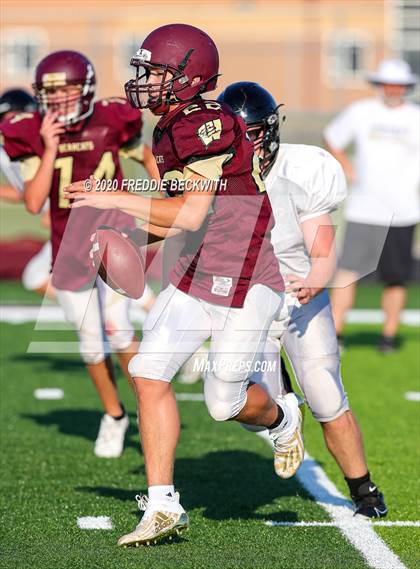 Thumbnail 1 in Henrietta vs. Whitesboro (Scrimmage) photogallery.