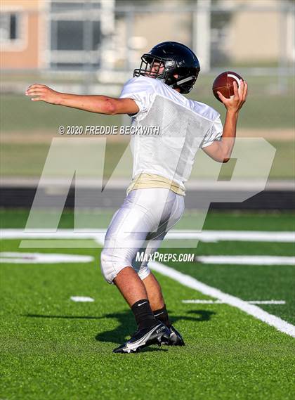 Thumbnail 2 in Henrietta vs. Whitesboro (Scrimmage) photogallery.