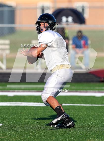 Thumbnail 3 in Henrietta vs. Whitesboro (Scrimmage) photogallery.