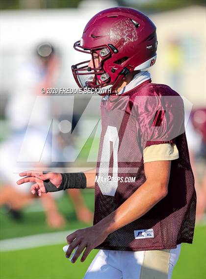 Thumbnail 3 in Henrietta vs. Whitesboro (Scrimmage) photogallery.