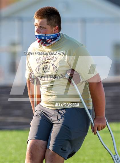 Thumbnail 3 in Henrietta vs. Whitesboro (Scrimmage) photogallery.