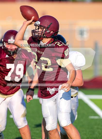 Thumbnail 3 in Henrietta vs. Whitesboro (Scrimmage) photogallery.