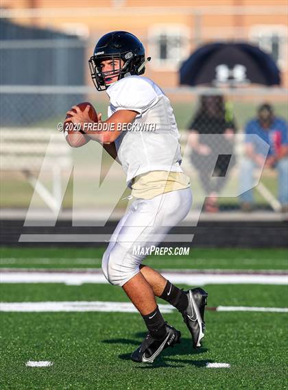 Thumbnail 2 in Henrietta vs. Whitesboro (Scrimmage) photogallery.