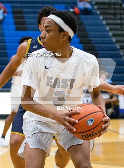 Thumbnail 1 in Althoff Catholic @ Belleville East photogallery.