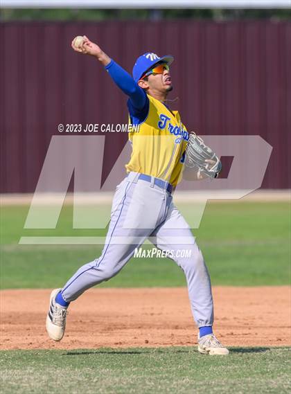 Thumbnail 3 in Davenport vs Corpus Christi Moody (Comal Clash) photogallery.
