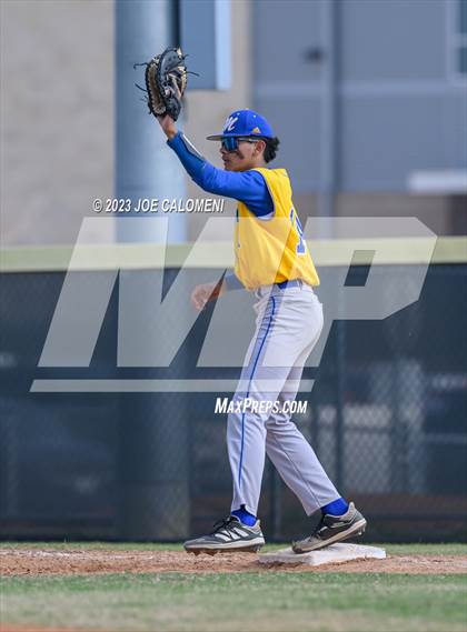 Thumbnail 2 in Davenport vs Corpus Christi Moody (Comal Clash) photogallery.