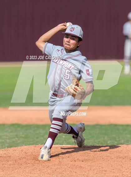 Thumbnail 3 in Davenport vs Corpus Christi Moody (Comal Clash) photogallery.